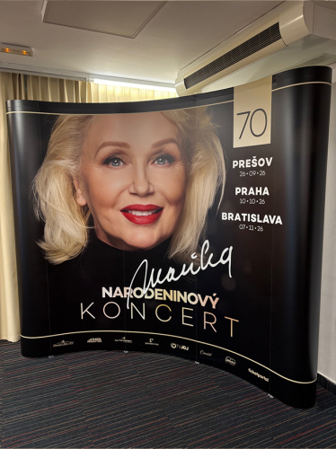 Popup stena referencia